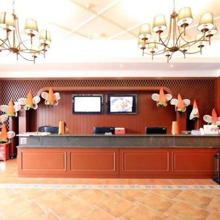 Отель Ibis Chongqing Airport Экстерьер фото