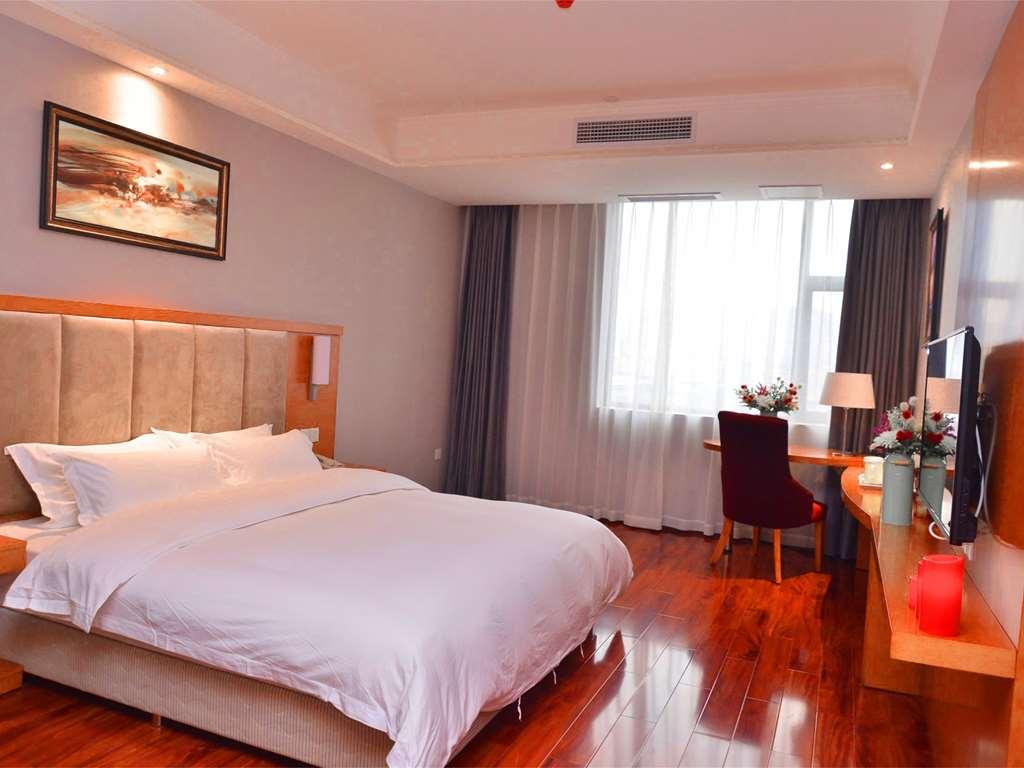 Отель Ibis Chongqing Airport Экстерьер фото